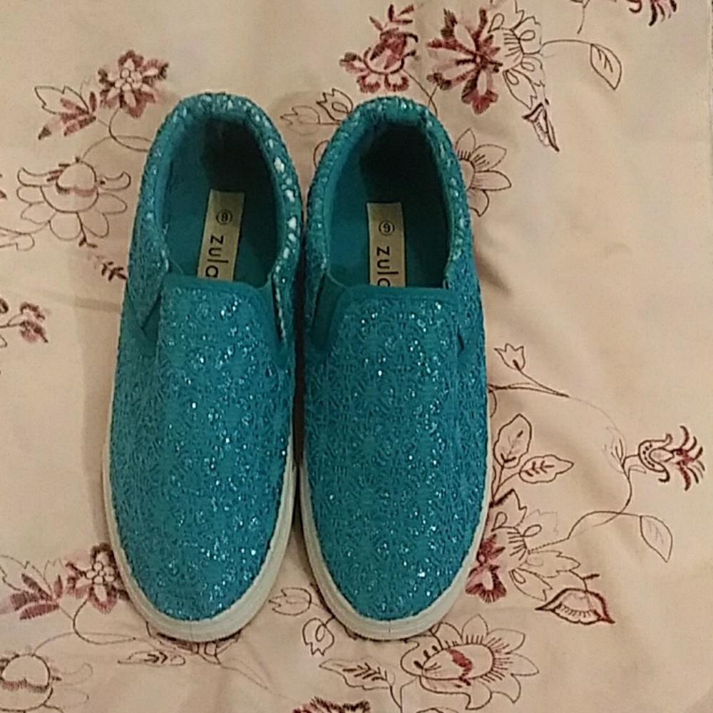 Slip-on sneakers